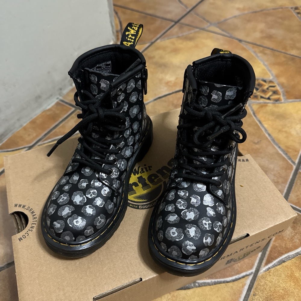 Dr. Martens Black Skull Print Boots for kids